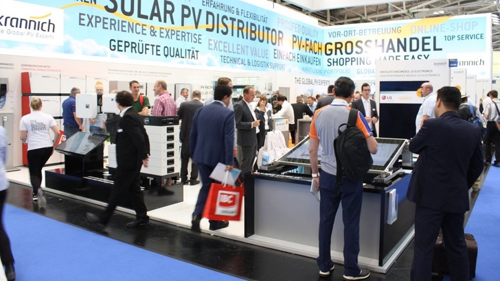 Distributor Krannich Solar offers the modular energy storage system Axíflex. - © HS

