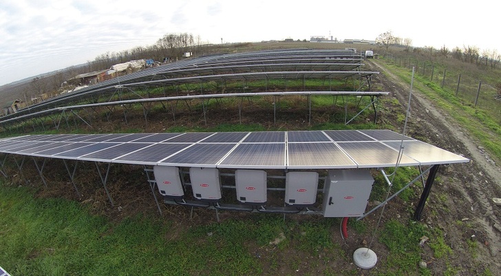 The former landfill site in Mohács (Hungary) has been converted into a power plant for clean solar energy. - © Fronius Solar Energy

