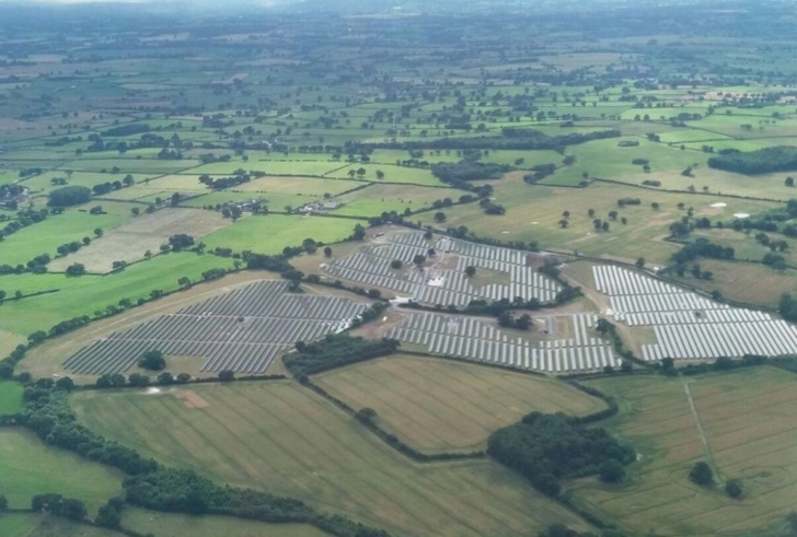Suncycle sees a high demand for O&M and other services for large scale PV systems in the UK and founded a new service provider together with Cobalt Energy. - © Lightsource Renewable Energy
