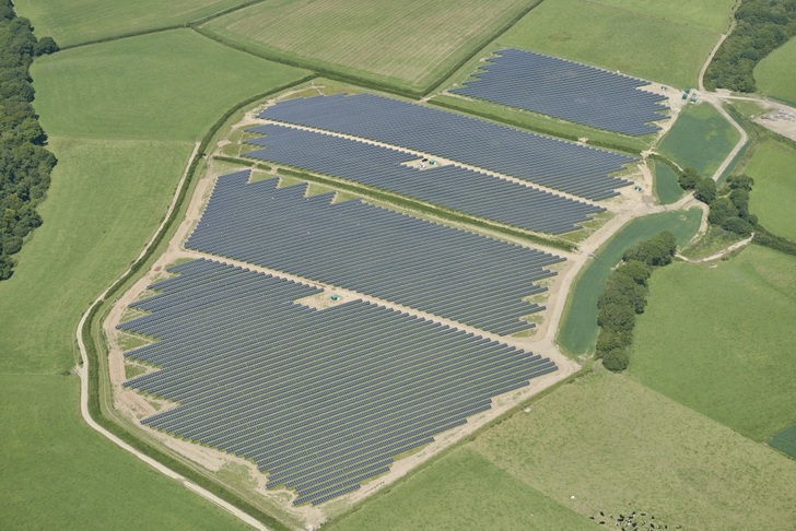 A 6.10 MW solar generator plant at Cuckoo Grove in UK built up with Sigma system. - © Mounting Systems
