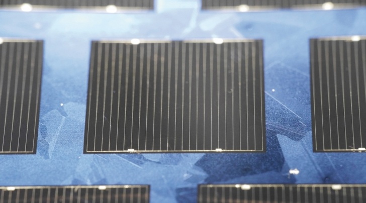 Photo of the world record multicrystalline silicon solar cell with 22.3 percent efficiency. - © Fraunhofer ISE
