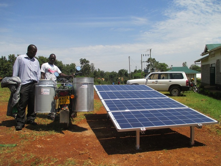 Rural farmers can increase their income with solar cooled milk. Phaesun and University of Hohenheim developed a off-grid system, that refinances itself within three years. - © Phaesun
