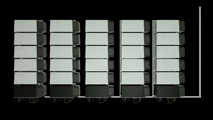 Solarwatt's storage system MyReserve Matrix is wall-mounted. - © Solarwatt
