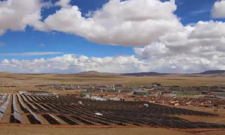 Sungrow`s 20 MW PV based microgrid is located in over 5,000 meters height and faces extreme weather conditions. - © Sungrow
