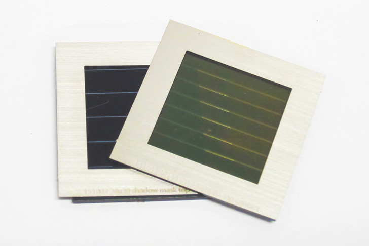 The two thin-film modules of the highly efficient stack: CIGS below, perovskite on top. - © imec
