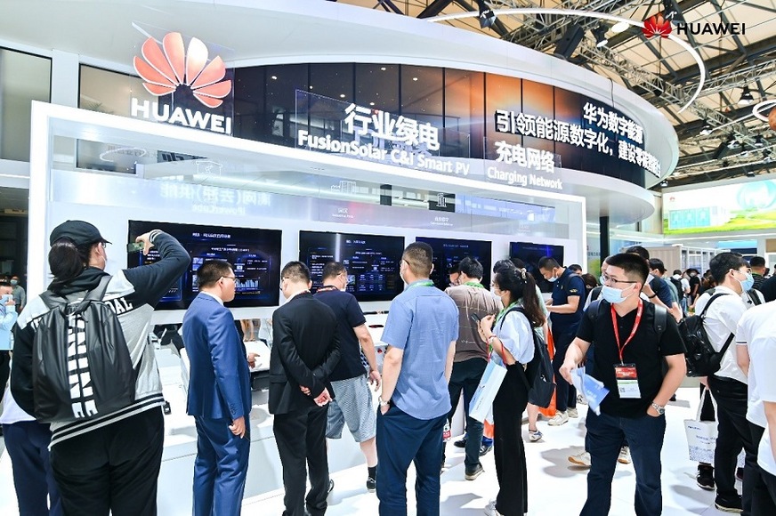 The Green Residential Power 2.0 solution of Huawei Digital Power combined with the PV, Storage & Consumption AI Synergy function can further increase the self-consumption ratio of green power to more than 95%.