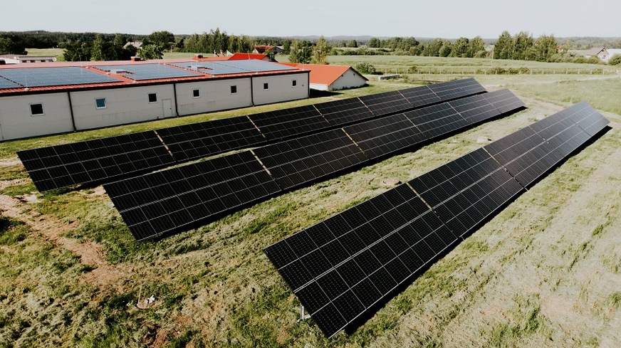 708 solar panels of FuturaSun are installed.