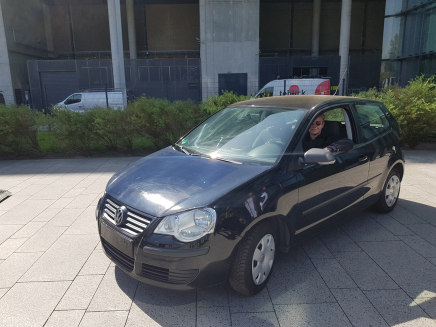 Coupled with the research institute’s MorphoColor technology, the solar-active surface on the hood can be color-matched to the color of the vehicle.