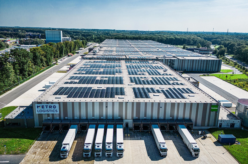 Logistics centre in Marl/Germany, powered by solar PV.