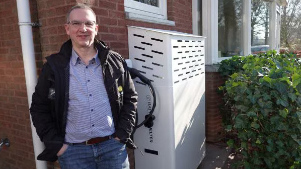 Harry Wolkenfelt and the battery that lives outside the house