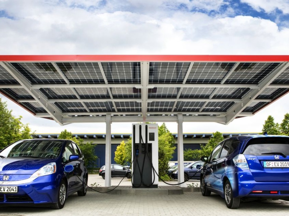 Can Solar Panels Charge Electric Cars