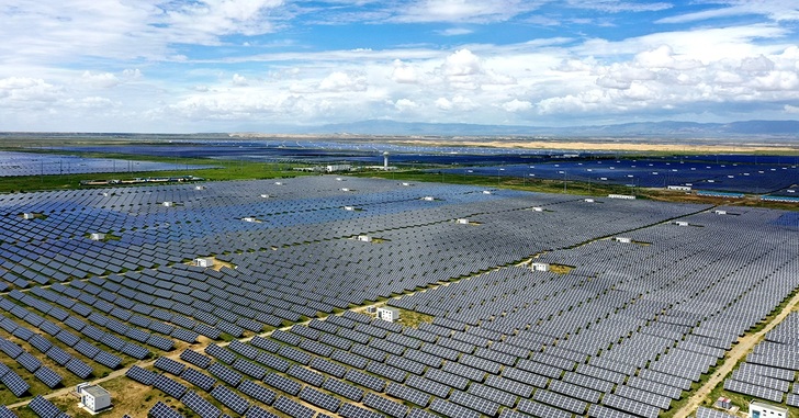 World’s largest 2.2 GW solar plant in China, installed with Sungrow’s SG250HX inverters - © Sungrow