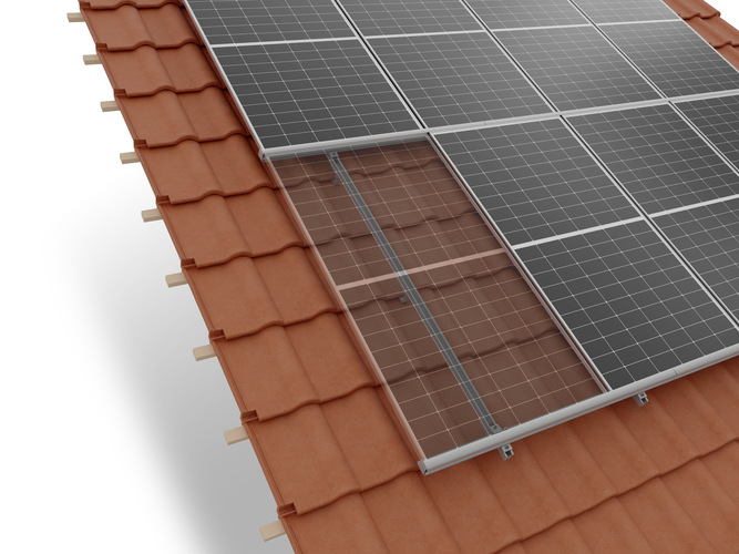 Auf einem roten Ziegeldach installierte Solarmodule, wobei einige Ziegel entfernt wurden, um die darunter liegende Befestigungsstruktur zu zeigen. - © K2 Systems - InsertionRail 2.0