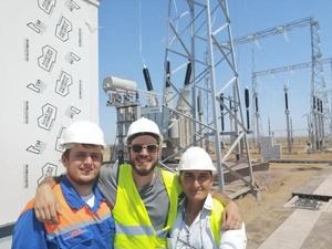 The morning after the successful grid connection of the 50 MW solar plant on June 29, the Goldbeck Solar team is happy.