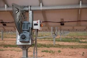 Solar tracker with central architecture. - © Array Technologies
