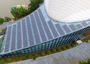 Thin, light and easy to mount: the eArche solar modules from SunMan.