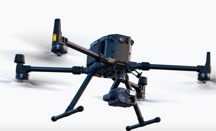 The M300 RTK can carry up to three payloads simultaneously.