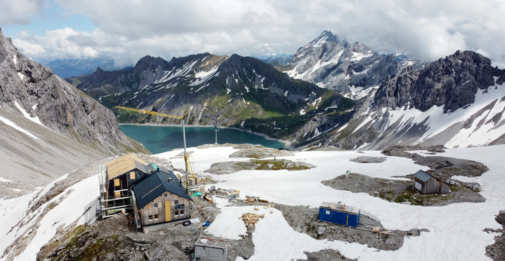Not for the faint-hearted: The construction site is located at an altitude of 2,385 metres.