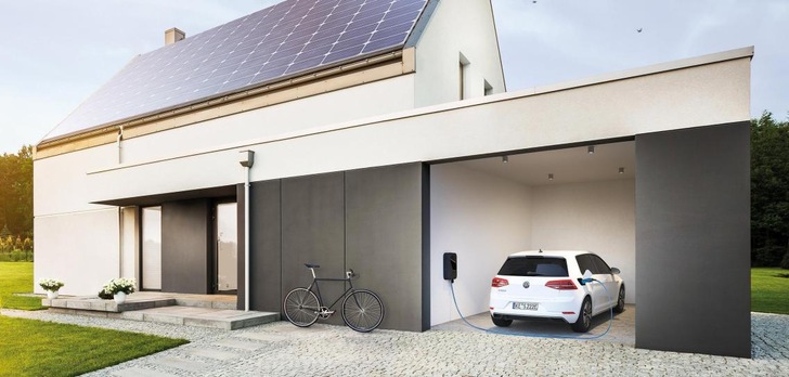 Customers with a Sonnenbatterie 10 and a capacity starting from 11 kilowatt hours receive a share of the VPP's profit – guaranteed for ten years.