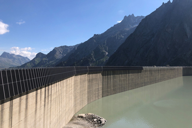 Thanks to the good weather over the summer, construction has been progressing swiftly and the solar array could start generating green power as of September.