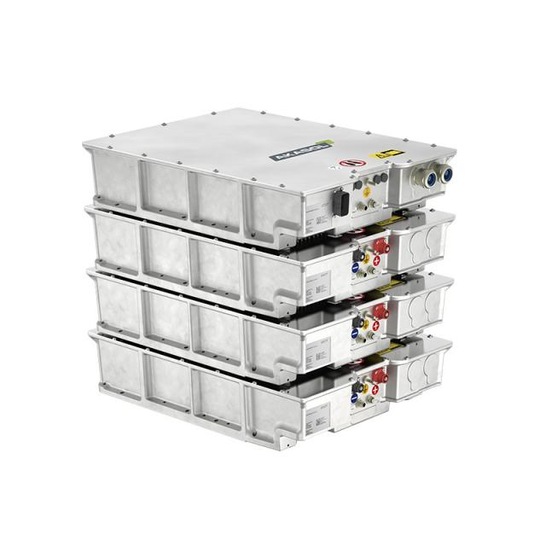 Scalable and flexible: The 48V battery system "AKARack" is a highly standardized solution for hybrid and fully electric industrial vehicles as well as 48V on-board power supply systems for commercial vehicles. - © AKASol AG
