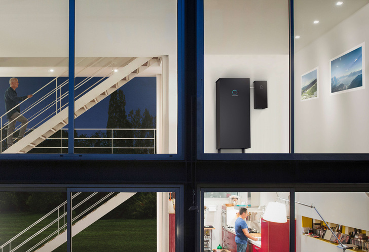 In combination with the sonnenProtect unit, the new sonnenBatterie 10 can switch into island mode within seconds.