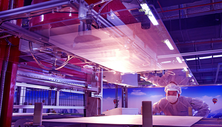 The photovoltaic glass will be mainly used for the production of Trina Solar's Vertex Series.