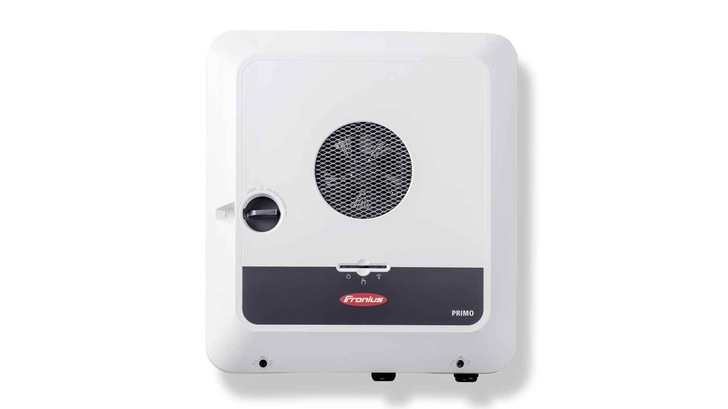The single-phase Primo GEN24 Plus impresses with an array of features and interfaces and comes with everything you need to integrate storage, heat pumps or wall boxes into a PV system.
