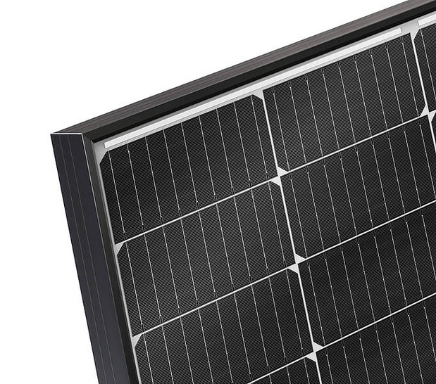 The WST-MG Gemini consists of 120 monocrystalline half cells.