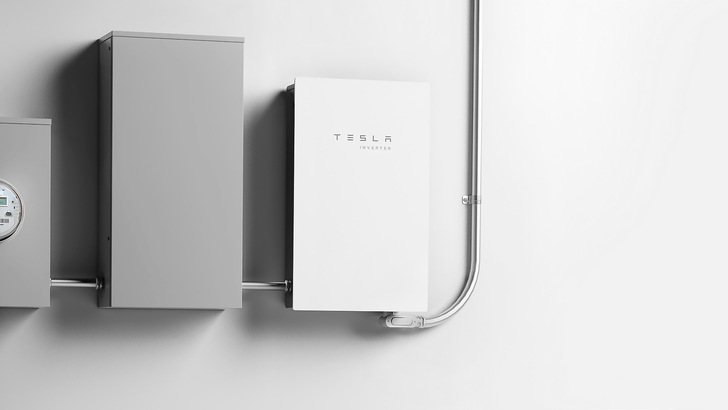Of course, the Solar Inverter integrates well with Tesla’s Powerwall and the Solar Roof as well as conventional solar panels. - © Tesla

