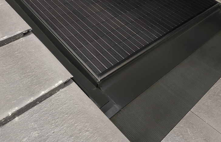 There has been a trend towards larger solar cells and the new series now features mono-crystalline PERC G1 cells at 158.75mm.