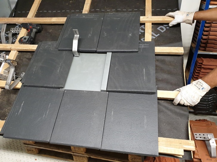 Varista are presenting a roof hook that ensures significantly faster installation by eliminating the need for flexing the tile.