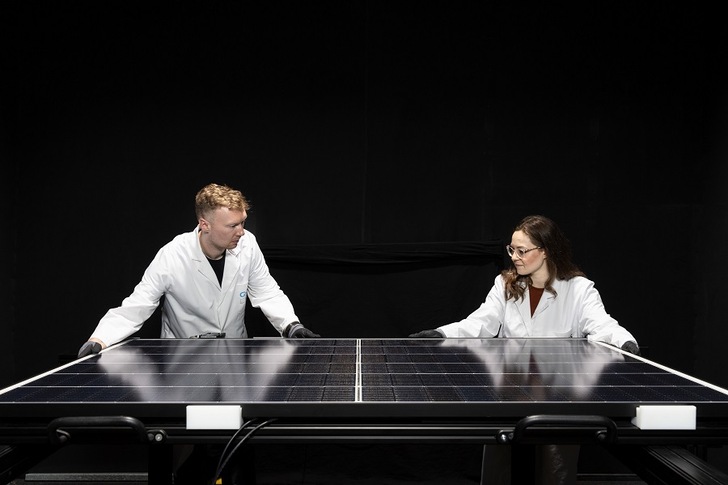 Q Cells maintains No.1 market share in U.S. residential and commercial solar sectors.