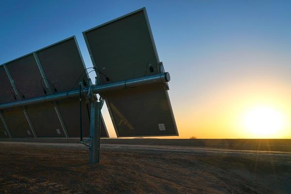Series 6 CuRe also has a carbon footprint that is 2.5-times lower than high-efficiency monocrystalline silicon.