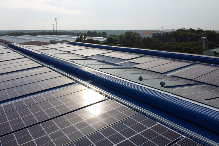 Rooftop solar systems have great potential for green energy generation in Vietnam, the world's third-largest textile producer. - © ecoligo
