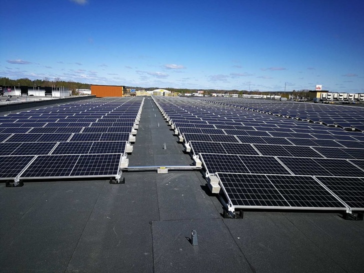 Van der Valk Solar Systems and IBC Solar are now cooperating.