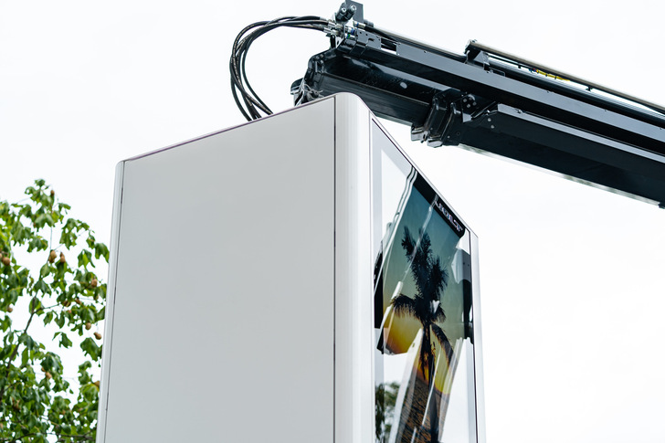 JOLT deploys ultra-fast charging in major European and North American urban centres.