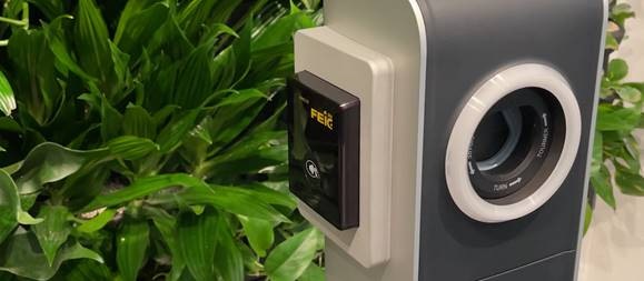 The new payment terminal allows payment using contactless cards as well as capable smartphones.