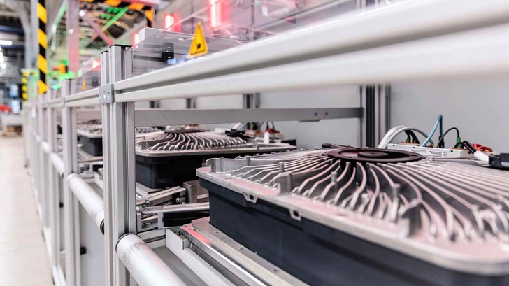 In the course of the life cycle analysis, the expert team subjected the entire product life cycle of the GEN24 Plus to scientific scrutiny.