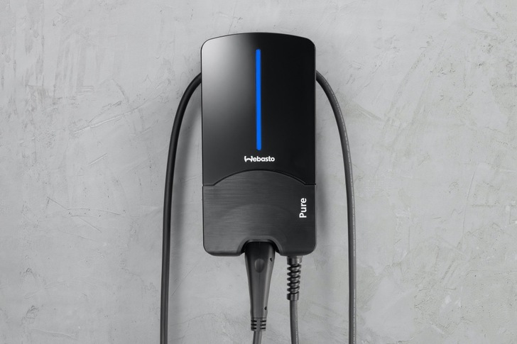 The longer cable offers EV drivers more flexibility when choosing a location for the charging station. - © Webasto
