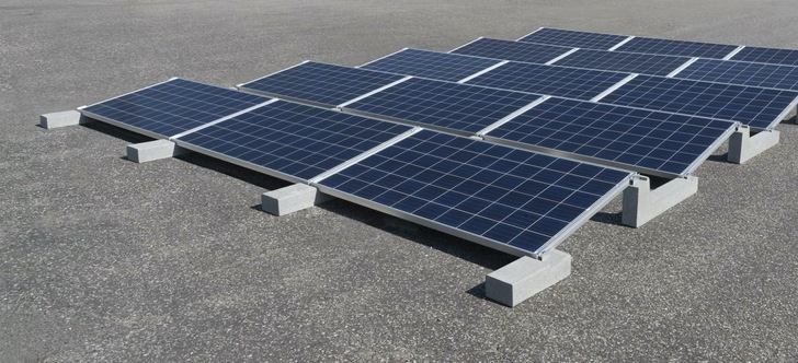 With the Connect mounting system, no additional structures are needed to keep the solar modules in place. - © Sun Ballast
