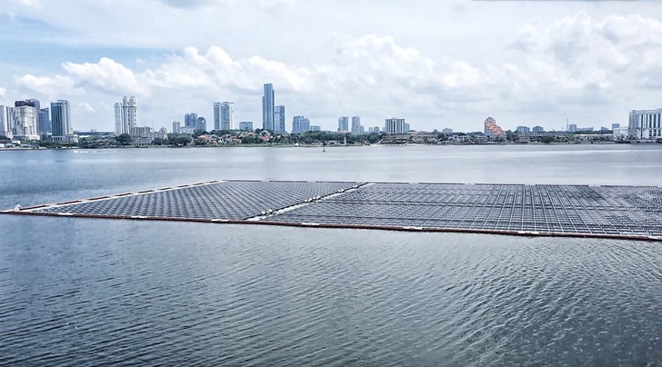 An offshore floating PV 5 MW plant in Singapore. - © Huawei
