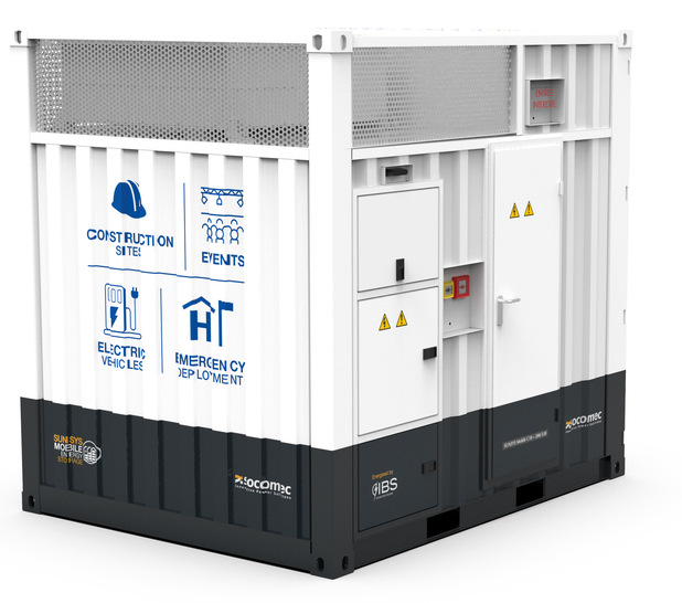 With its shipping container housing, the storage system easily withstands wind, sandstorms and rain.