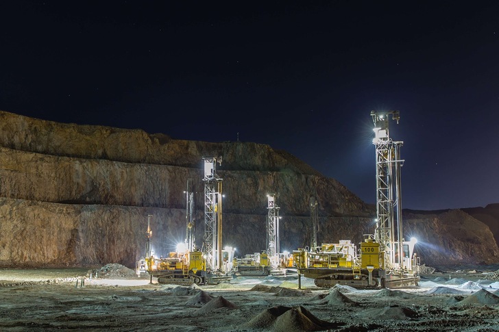 Once commissioned, the project will cut the mine’s diesel consumption by approximately 20 to 22 million liters per year and thus offset between 53,000 and 60,000 tonnes of CO2 emissions annually.