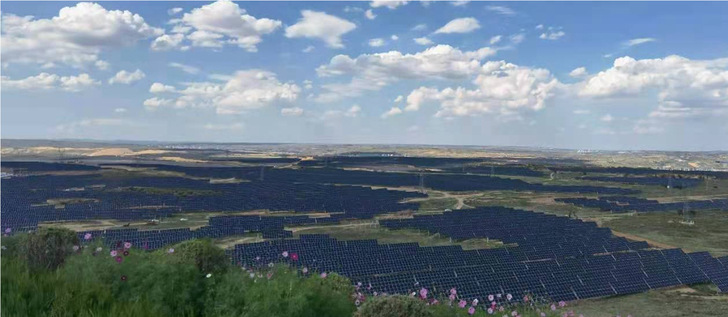 The coal mining area features a complex terrain of criss-cross ravines and gullies.