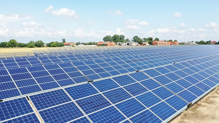 The largest tender procedure in Poland is for general contracting services for photovoltaic power plants with a capacity of up to 390 MW. - © R.Power
