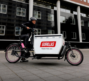 Dockr's electric cargo bikes enable Gorillas' couriers to bundle and deliver multiple orders at the same time.
