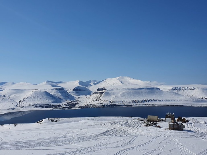 78° North – that’s what we call off-grid.