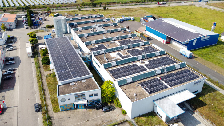 Wirsol designed the system on the roofs of Simag Service for self-consumption.