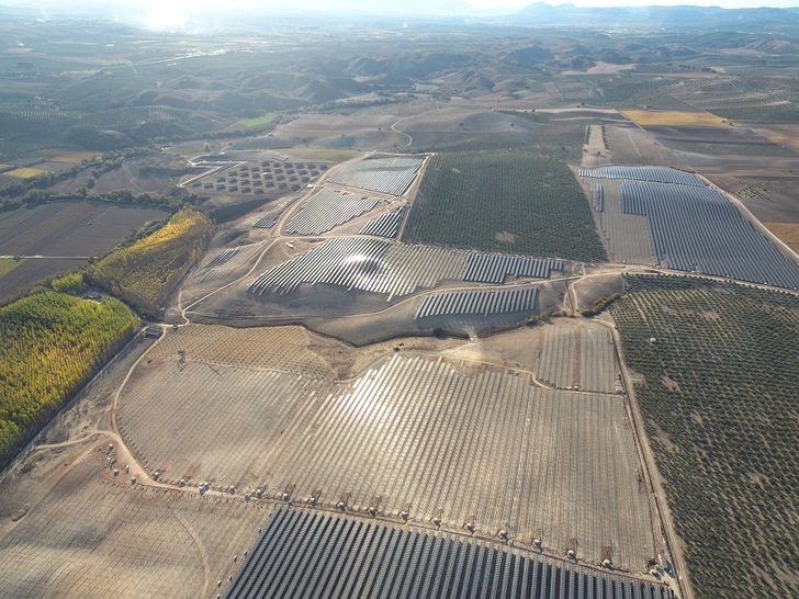 The 147.6 MW Illora solar park in Spain will produce approximately 260 GWh of green electricity per year. - © BayWa r.e.
